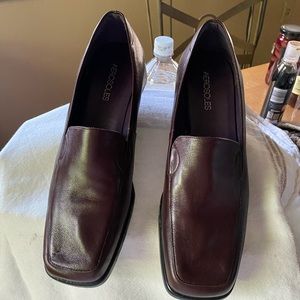 Aerosoles gently used casual flats. Original box